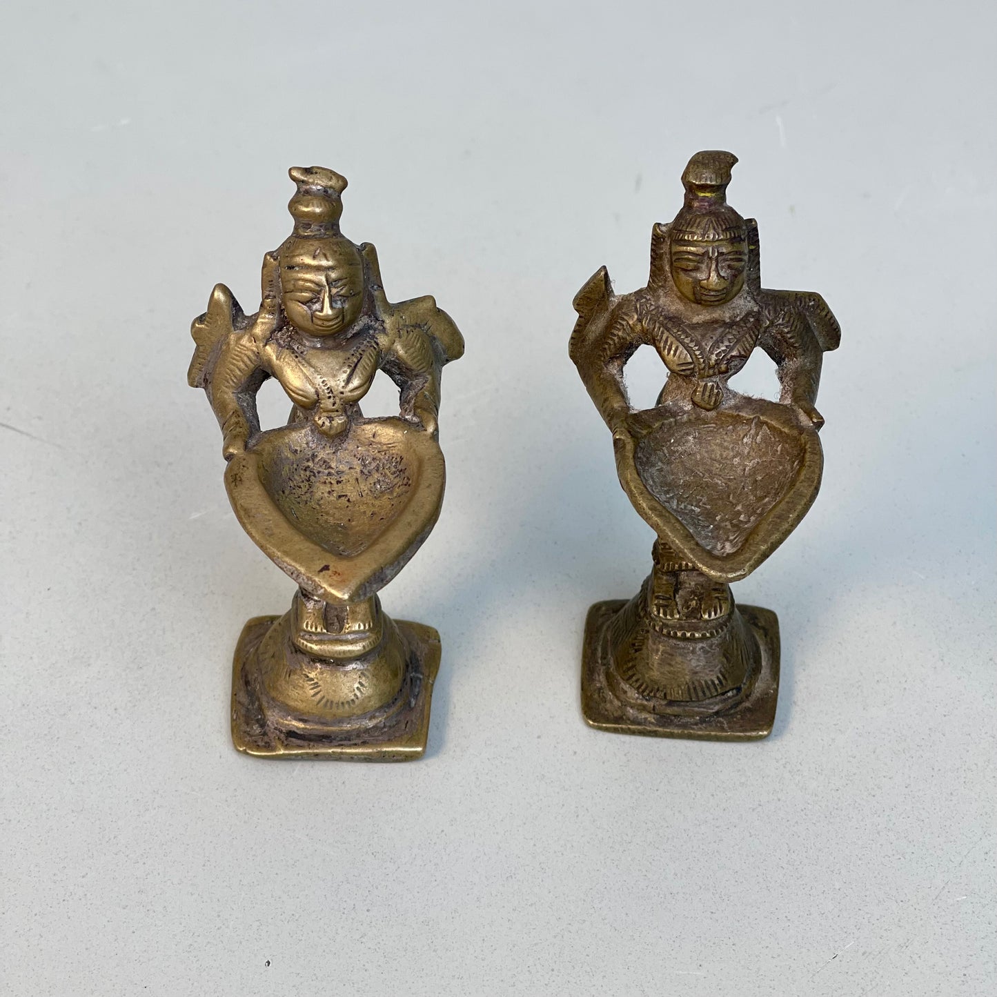Pavaai Villaku Pair