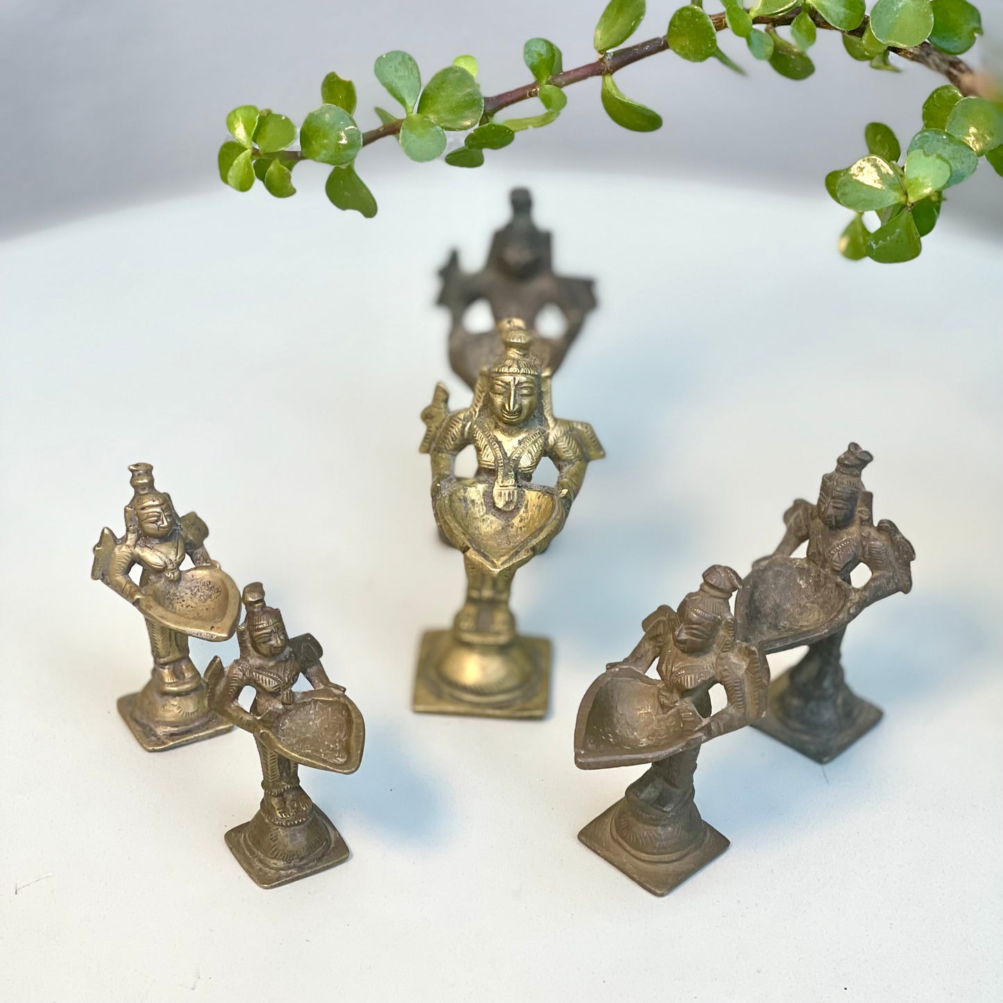 Pavaai Villaku Pair