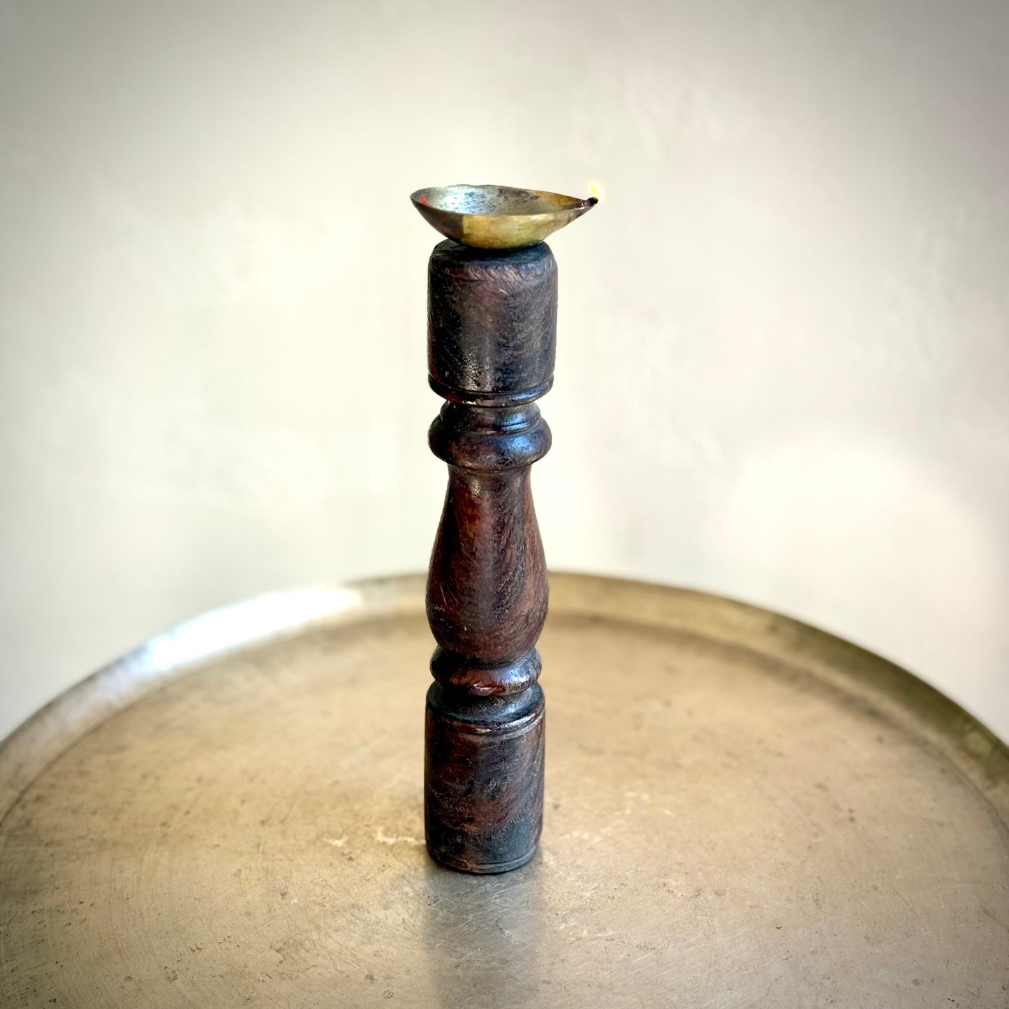 Antique Aghal Vilakku Maadam