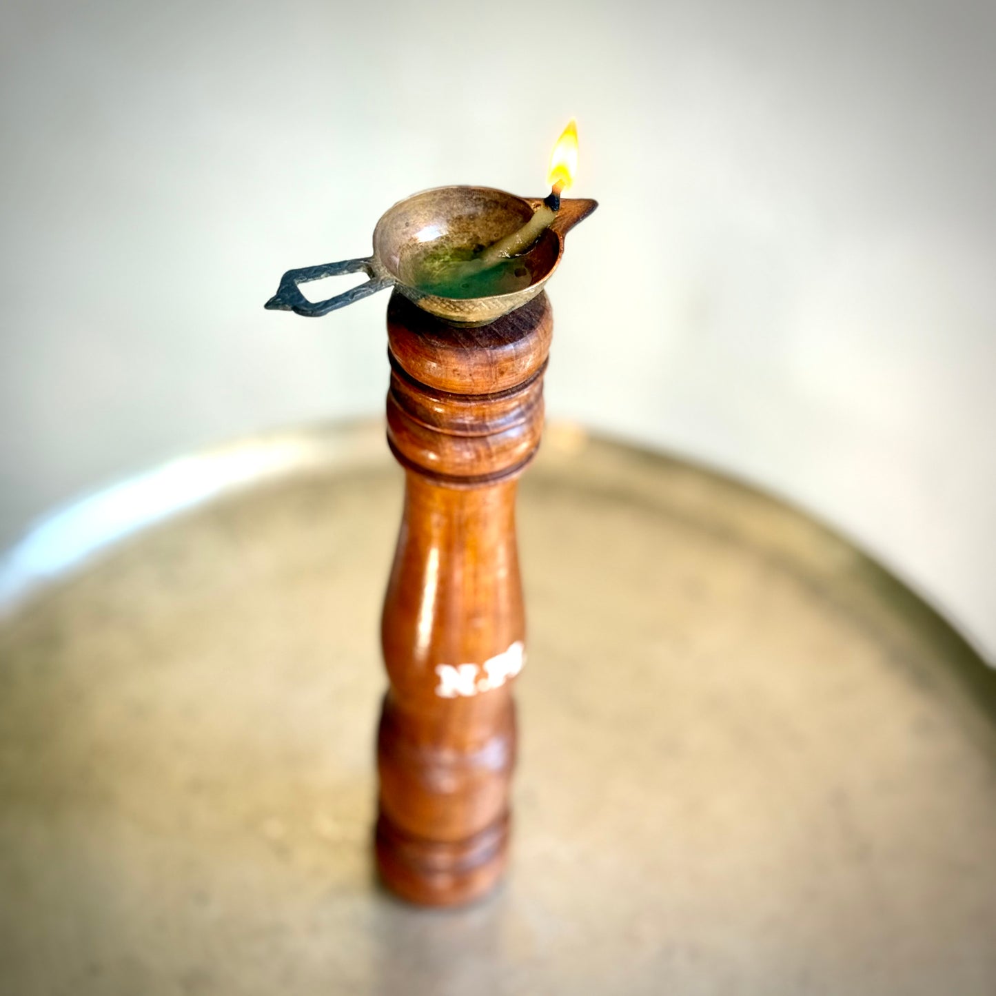 Antique Aghal Vilakku Maadam