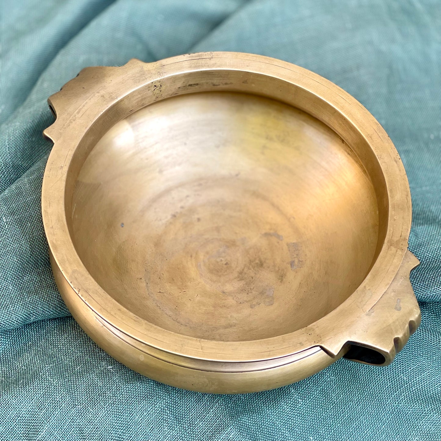 Bronze Urli