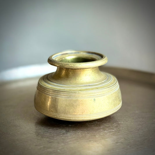 Rare Bronze Oil Pot