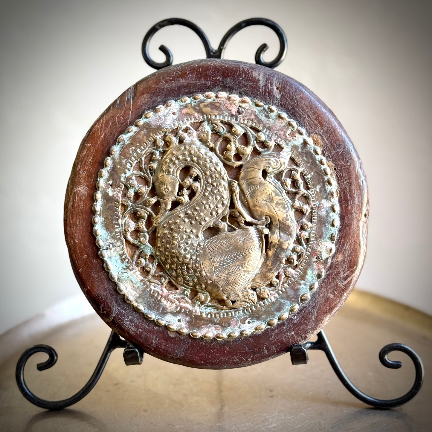 Rosewood Heirloom- Brass Inland
Vintage Medallion