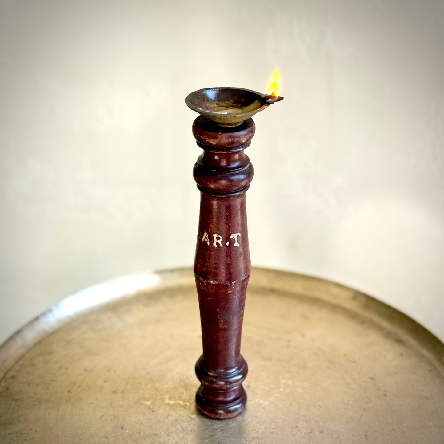 Antique Aghal Vilakku Maadam