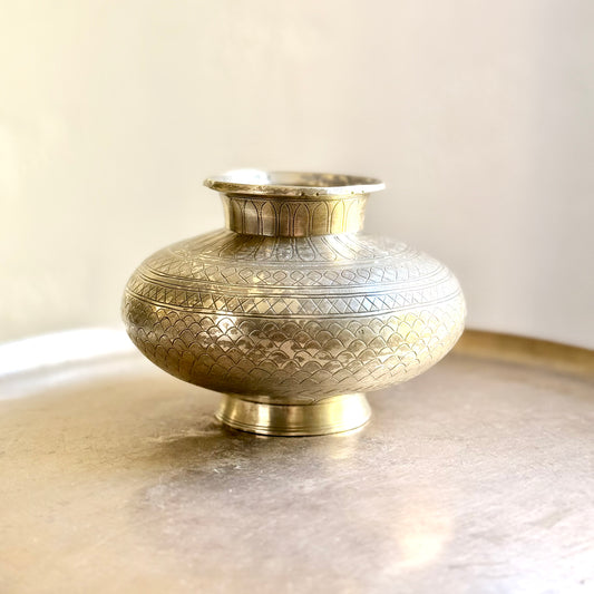 The Eternal Kalash: A Rare Sculptural Antiquity