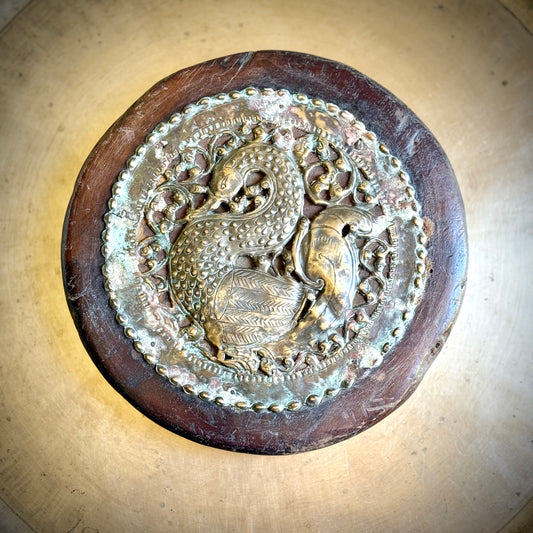 Rosewood Heirloom- Brass Inland
Vintage Medallion