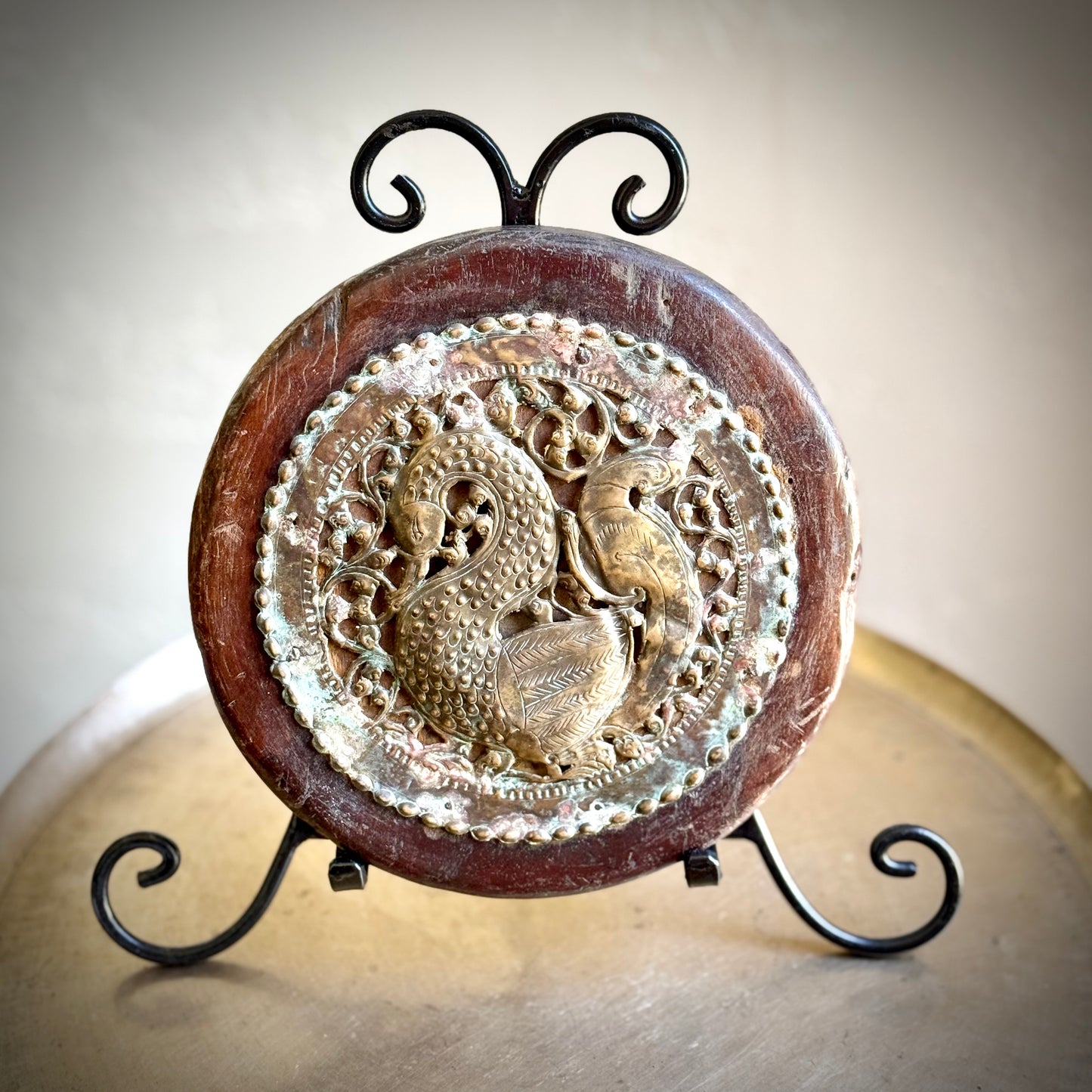 Rosewood Heirloom- Brass Inland
Vintage Medallion