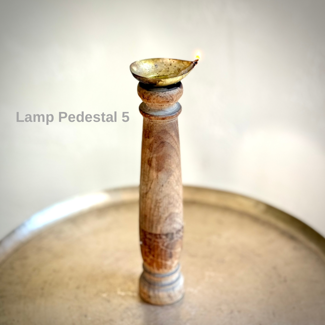 Antique Aghal Vilakku Maadam