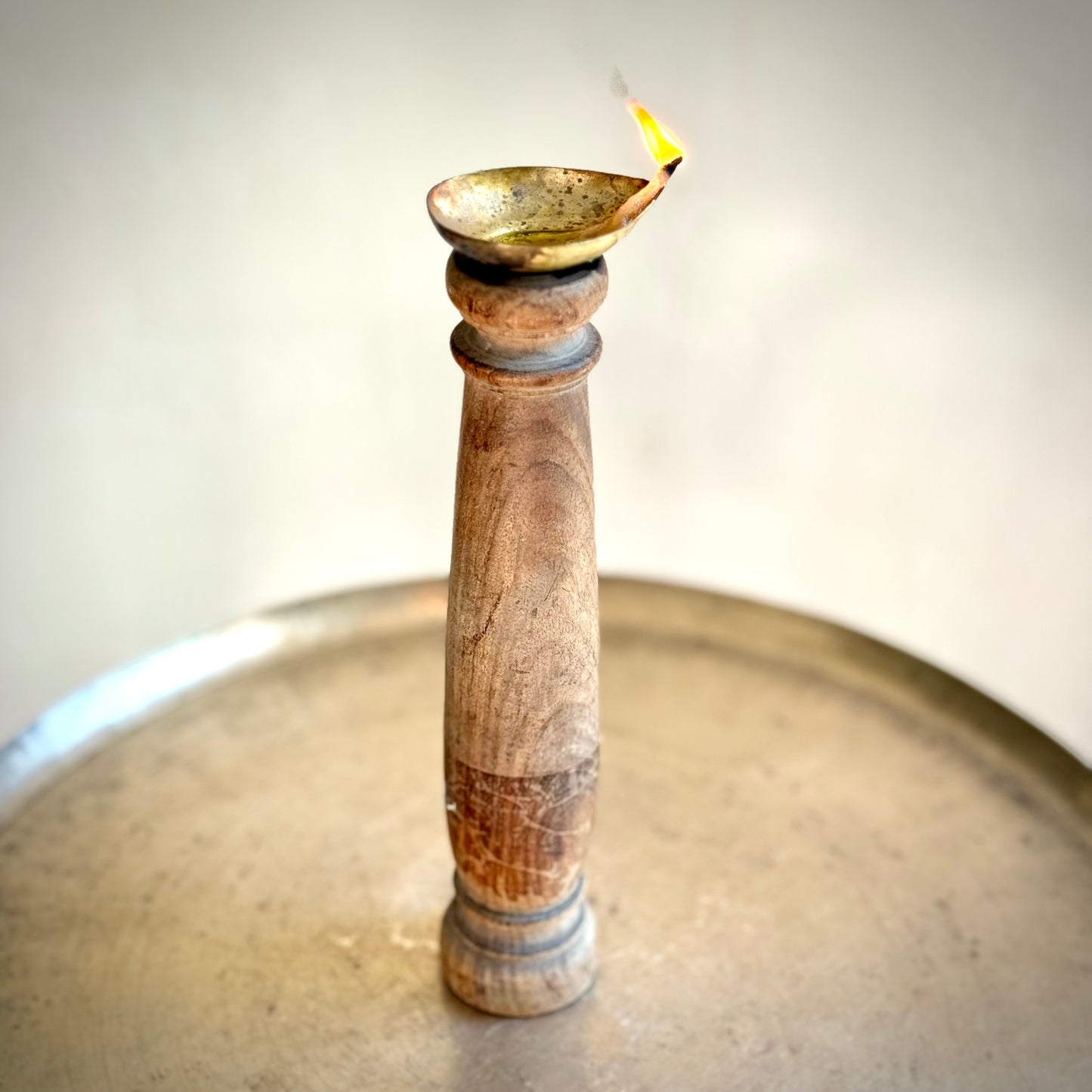 Antique Aghal Vilakku Maadam