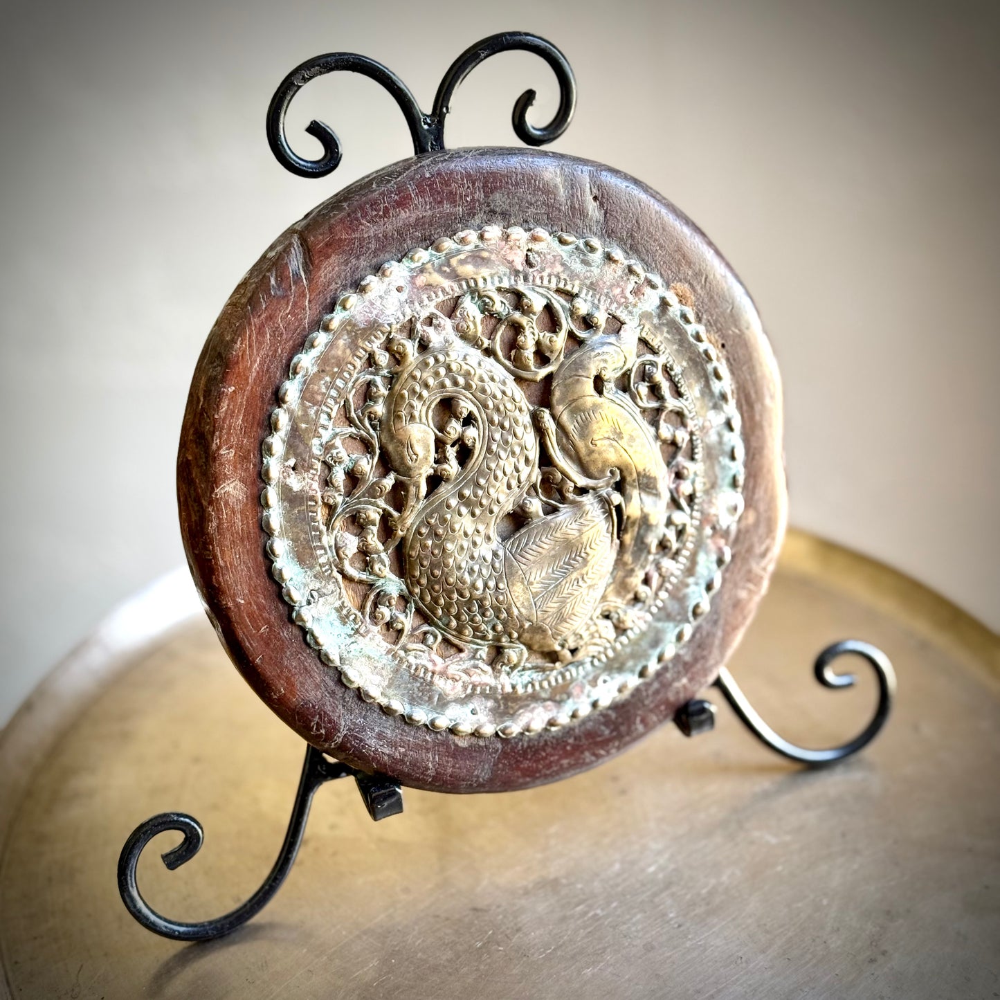 Rosewood Heirloom- Brass Inland
Vintage Medallion