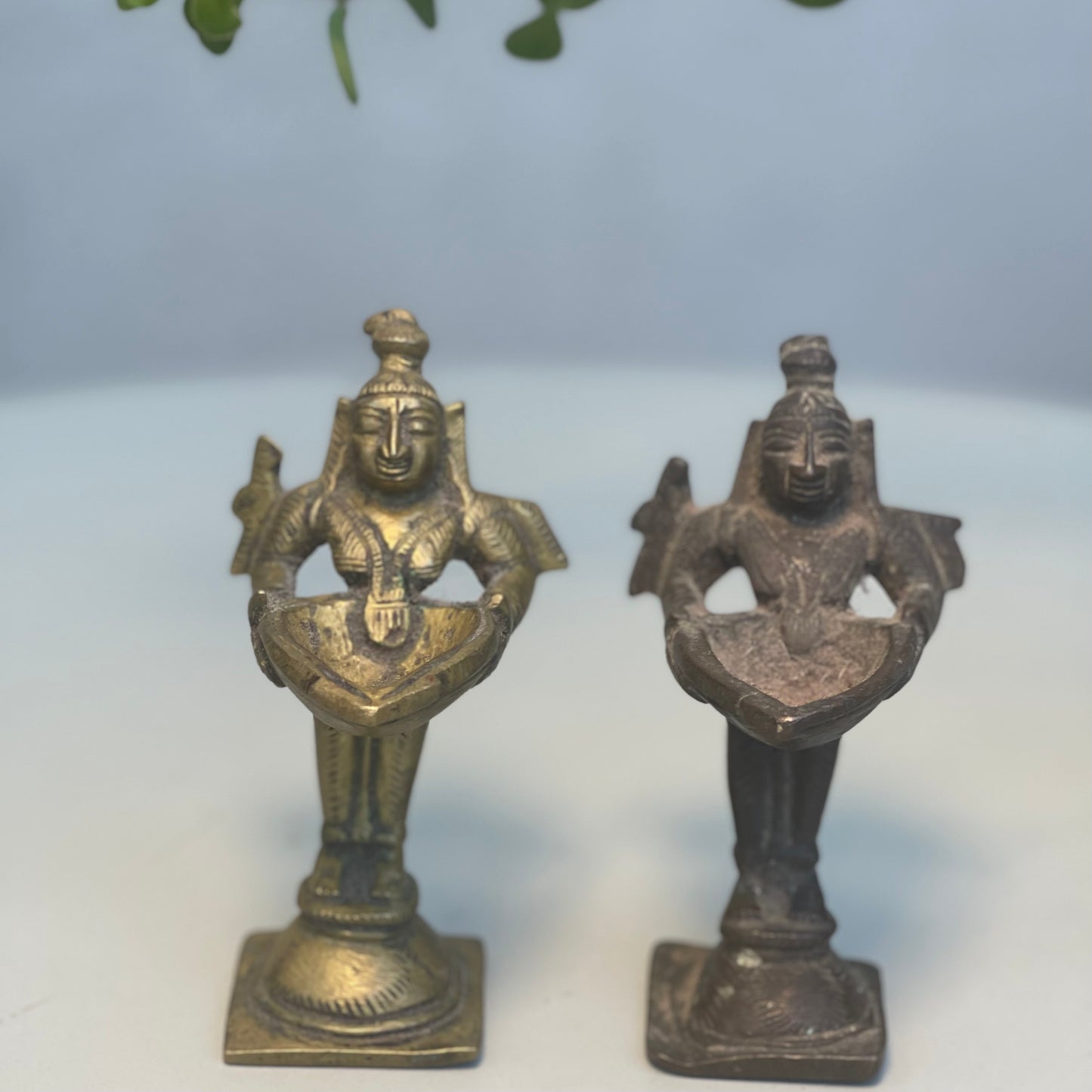 Pavaai Villaku Pair