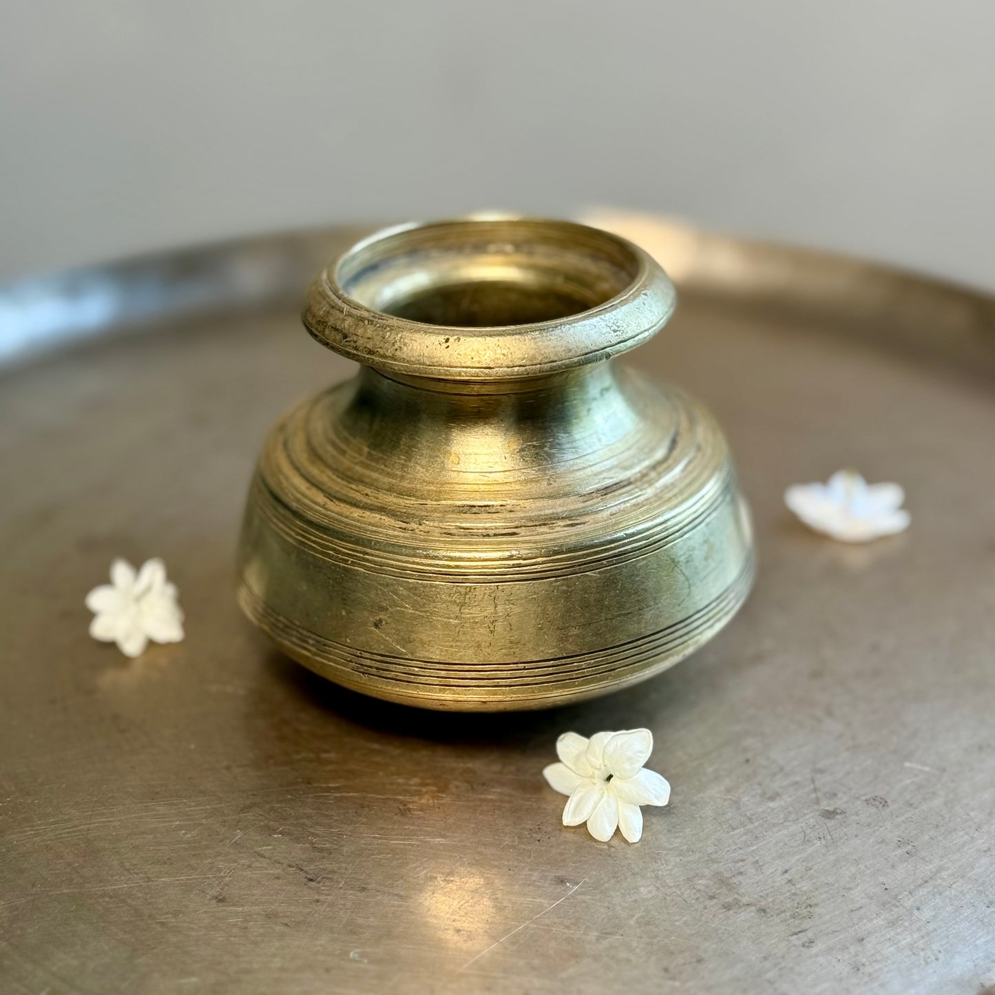 Rare Bronze Oil Pot