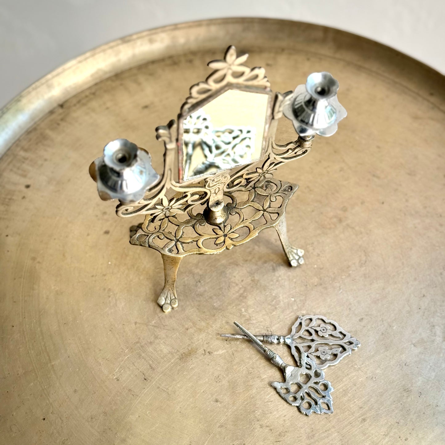 ‘Noorani’ Surmadaani