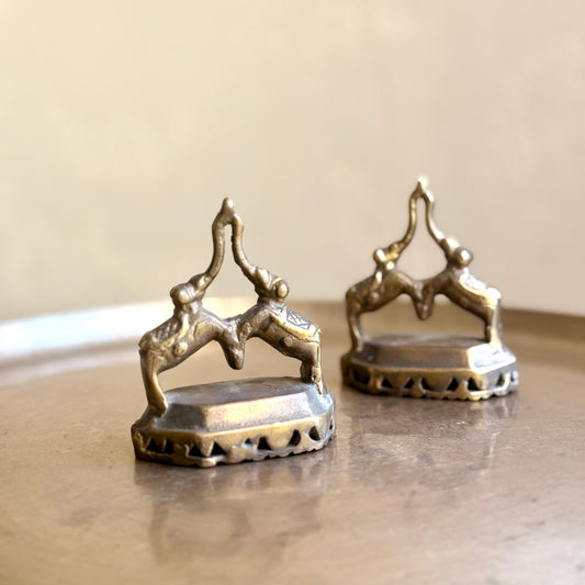 Twin-Elephant Brass Foot Scrubber (Vajri)