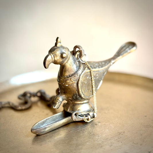 ‘Mithu’ Parrot Lamp