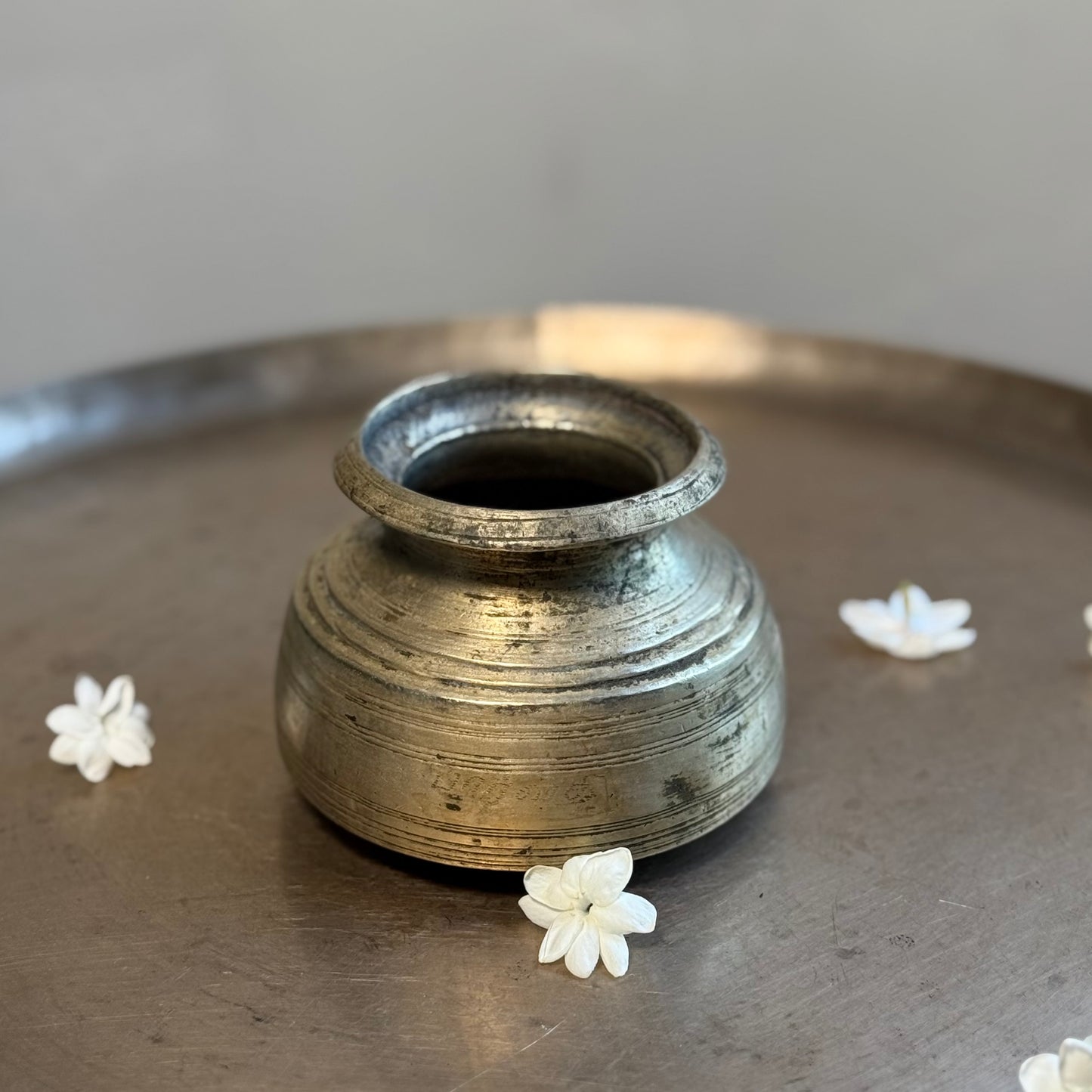 Rare Bronze Oil Pot