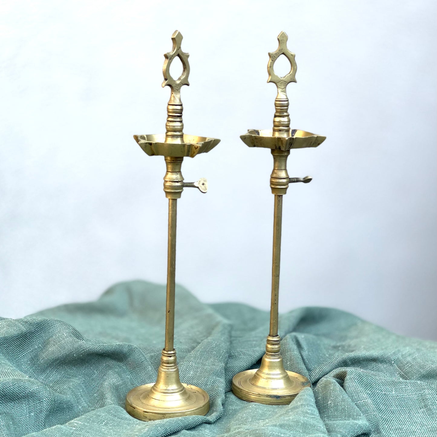 Kuthuvilakku Pair - Key Lamp