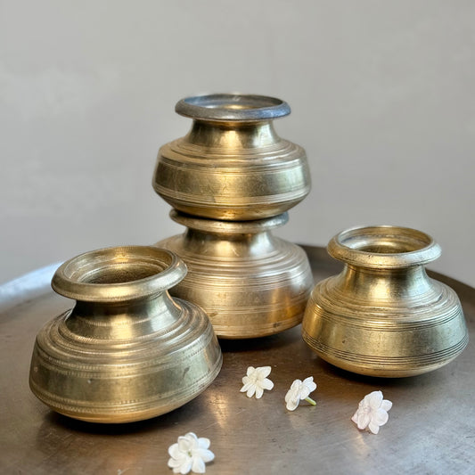 Rare Bronze Oil Pot
