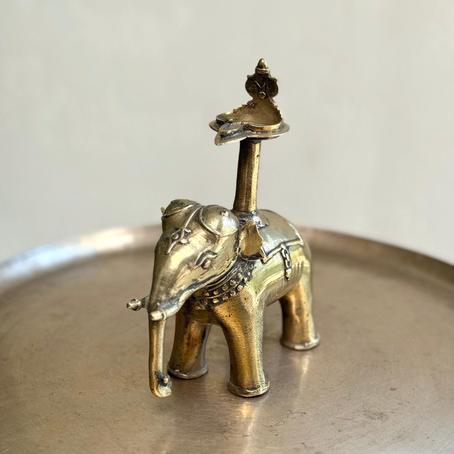 Vintage Elephant Lamp with Vishnu Vilakku