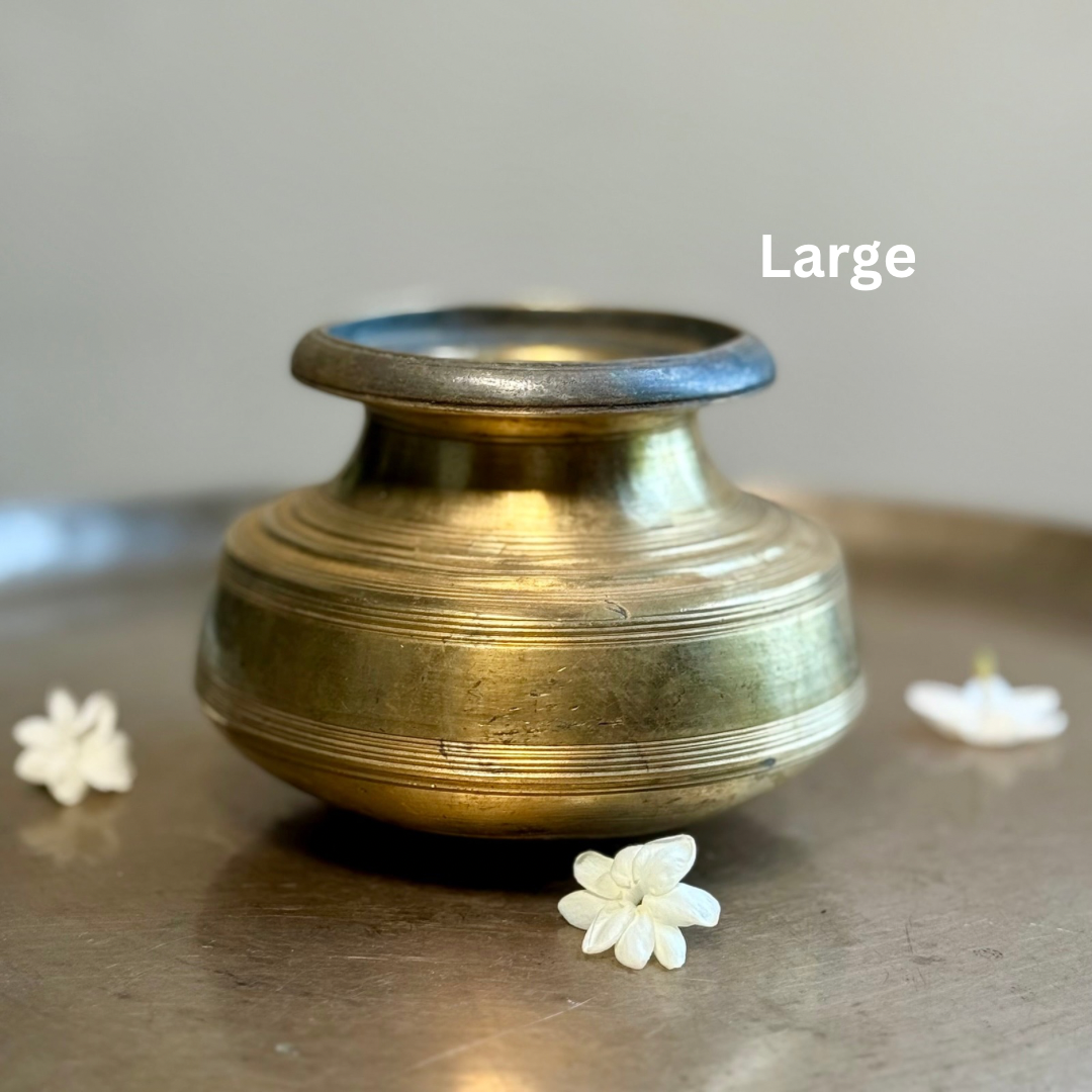 Rare Bronze Oil Pot