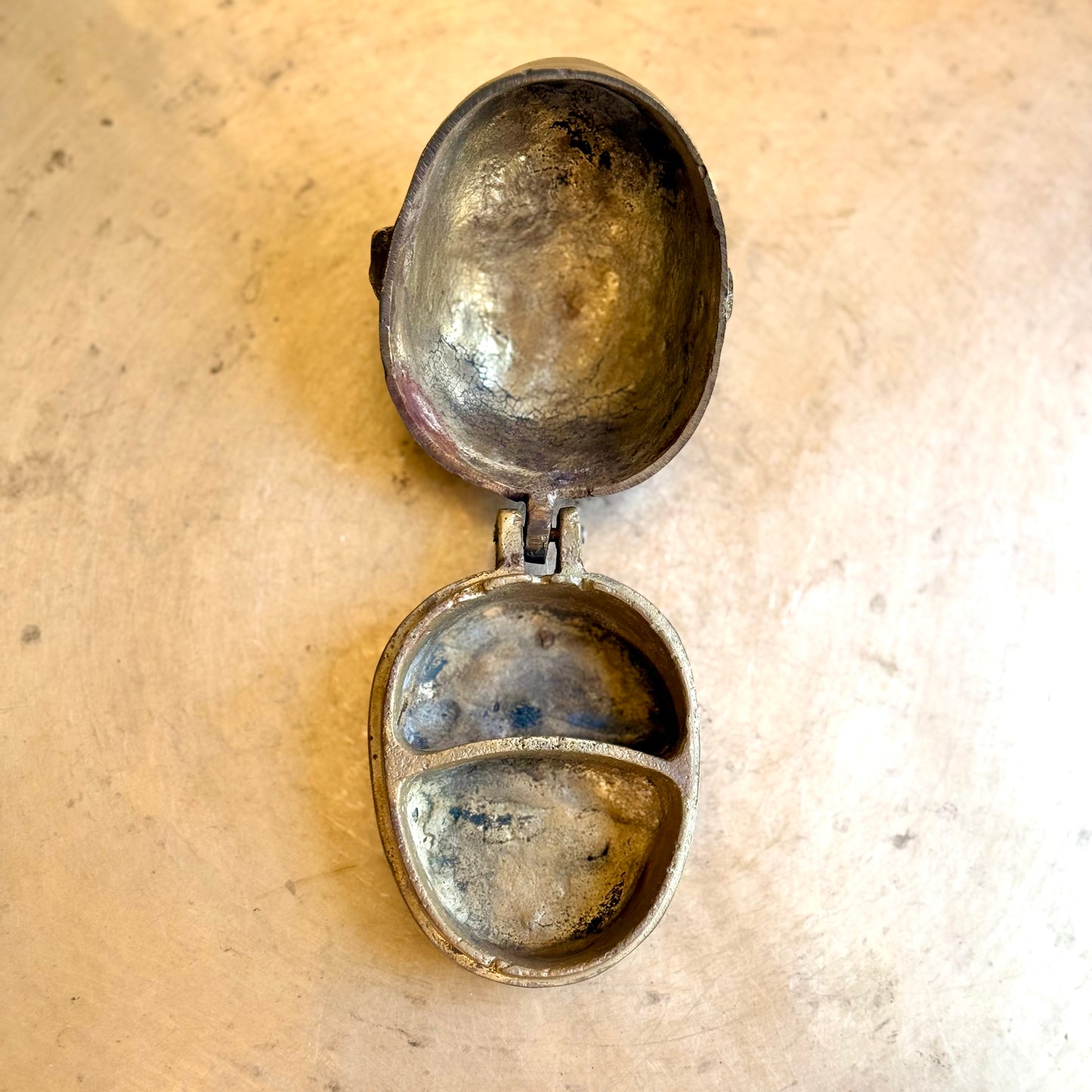 Gauri Face Tikka Box